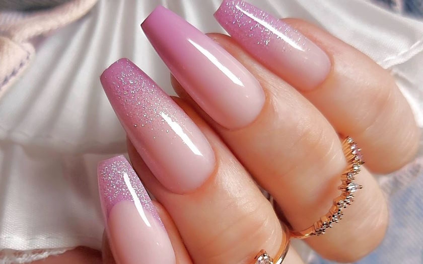 create gorgeous pastel ombre wedding nails